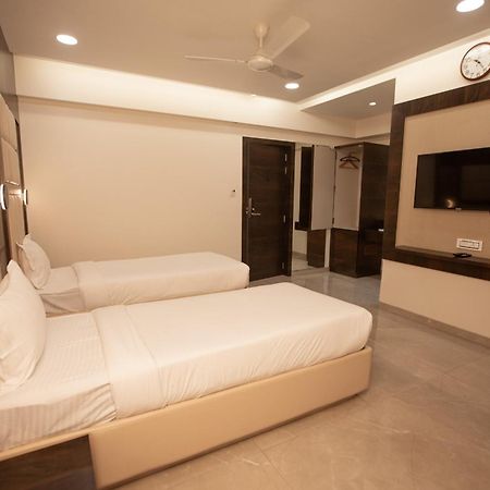 Hotel Naaz Executive Mumbai Dış mekan fotoğraf