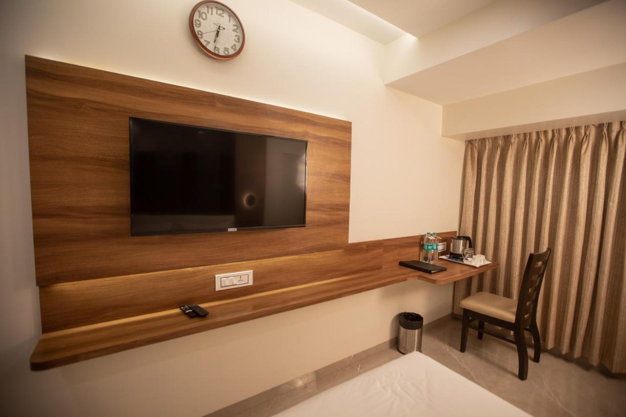 Hotel Naaz Executive Mumbai Dış mekan fotoğraf