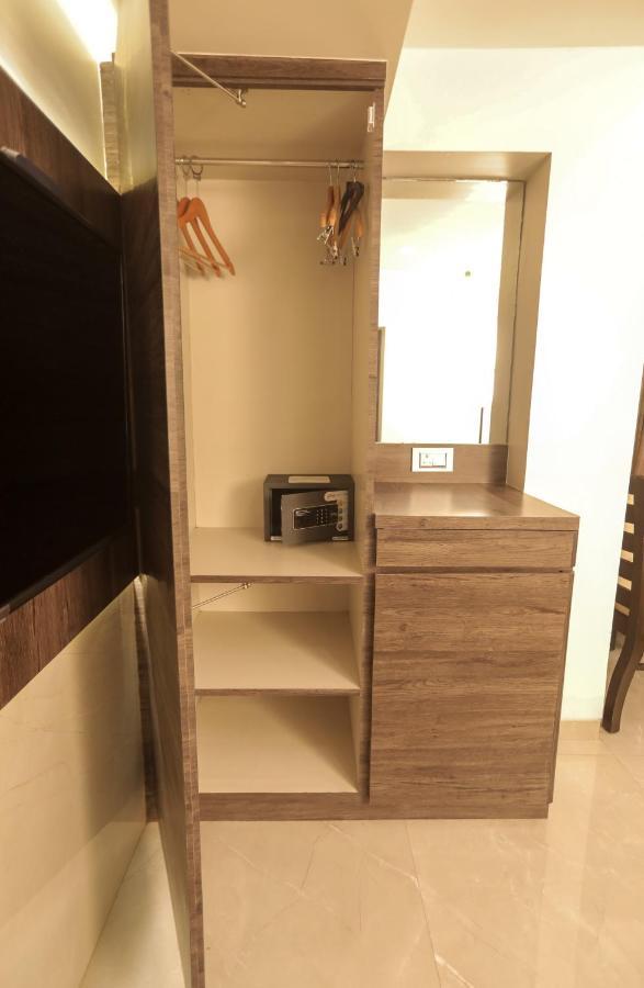 Hotel Naaz Executive Mumbai Dış mekan fotoğraf