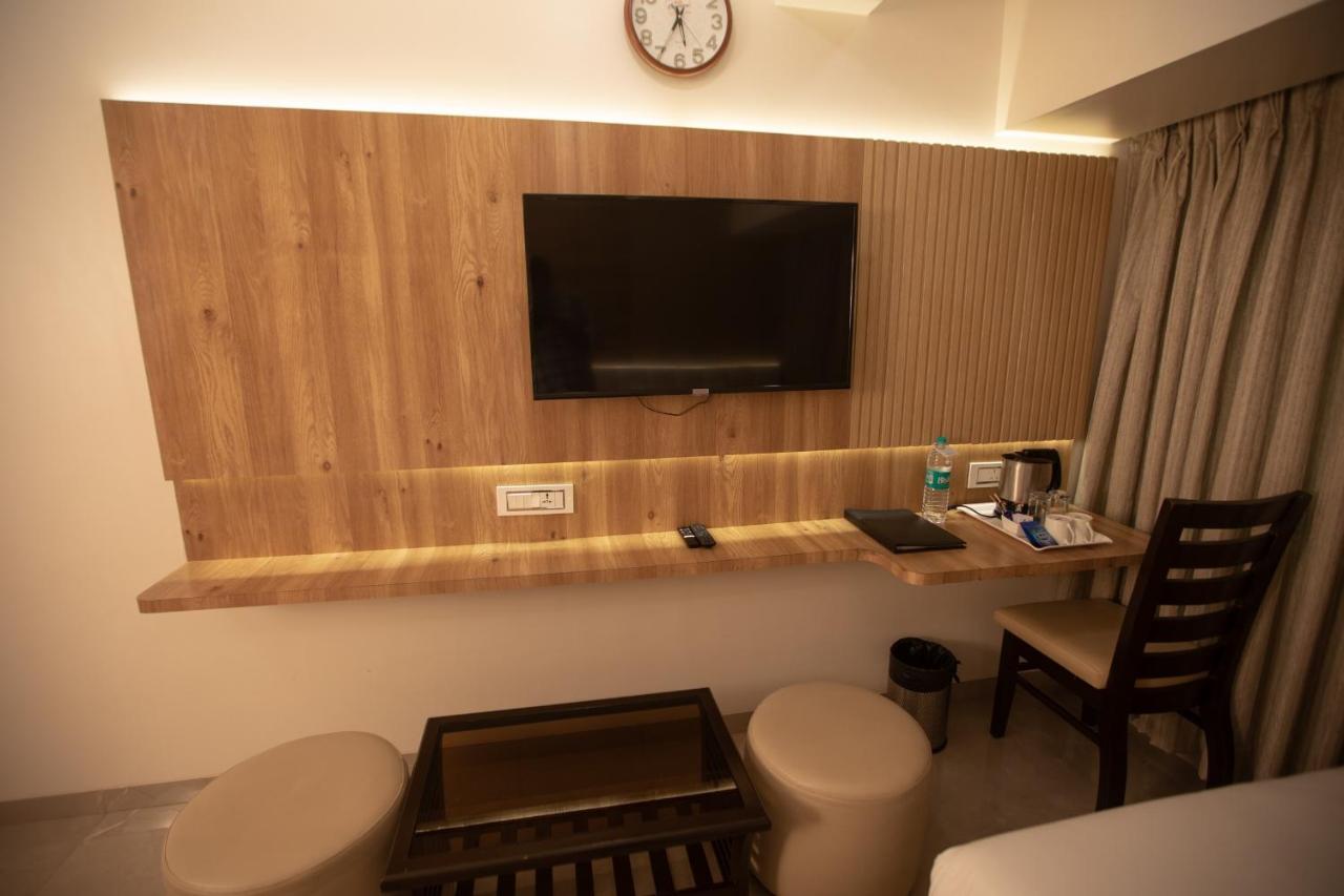 Hotel Naaz Executive Mumbai Dış mekan fotoğraf