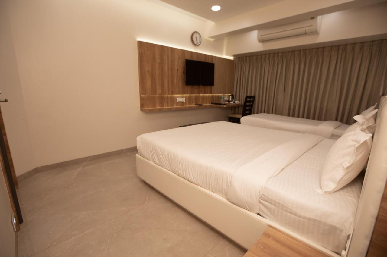 Hotel Naaz Executive Mumbai Dış mekan fotoğraf
