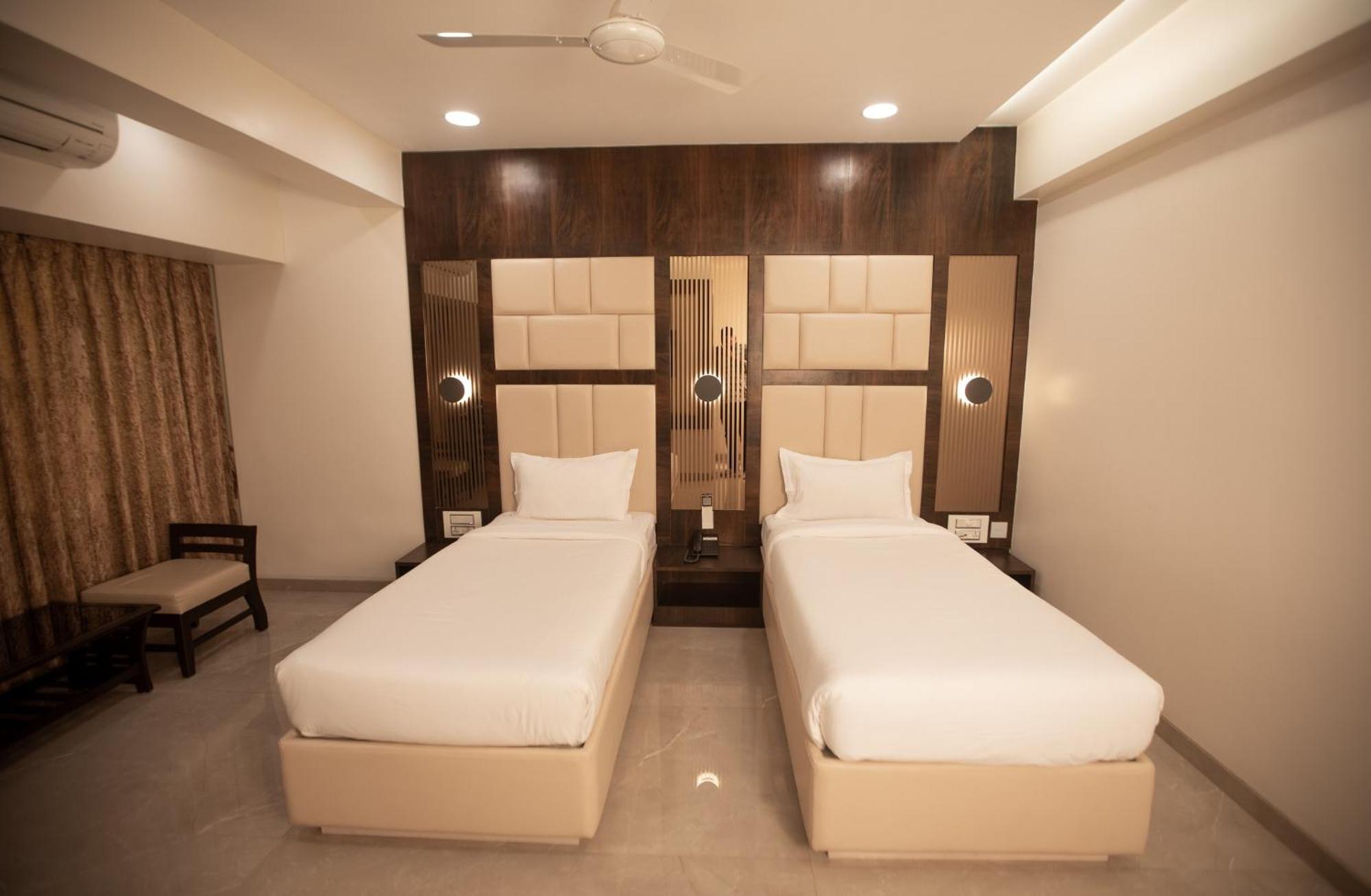 Hotel Naaz Executive Mumbai Dış mekan fotoğraf