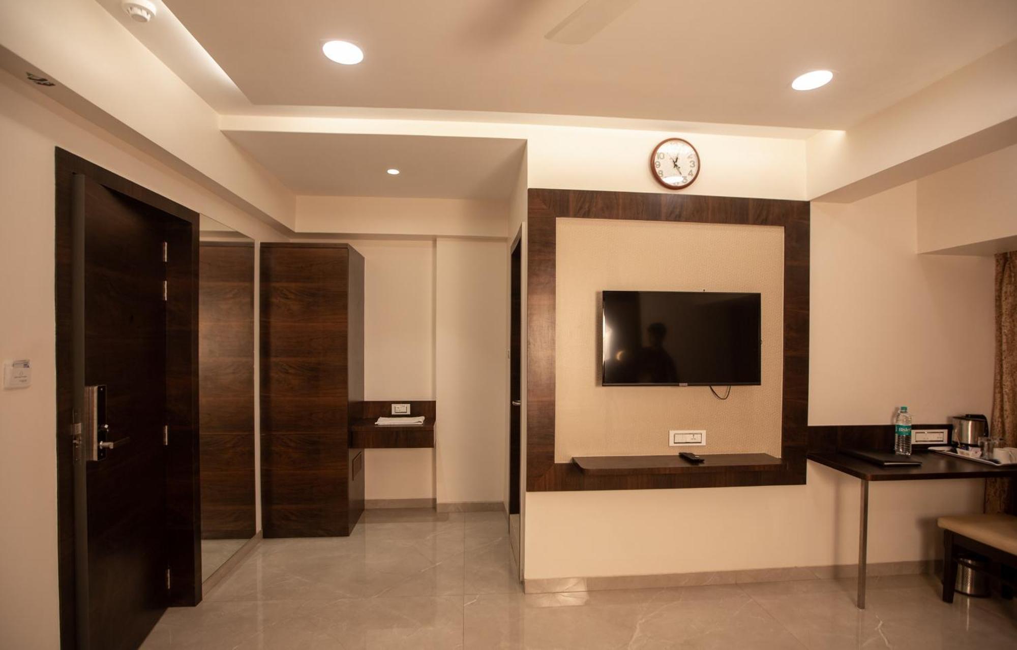 Hotel Naaz Executive Mumbai Dış mekan fotoğraf