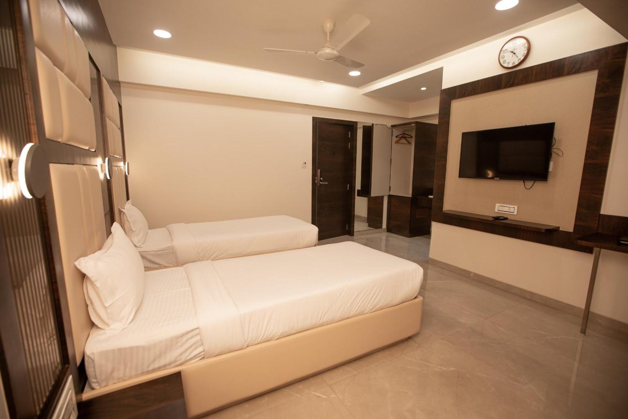 Hotel Naaz Executive Mumbai Dış mekan fotoğraf