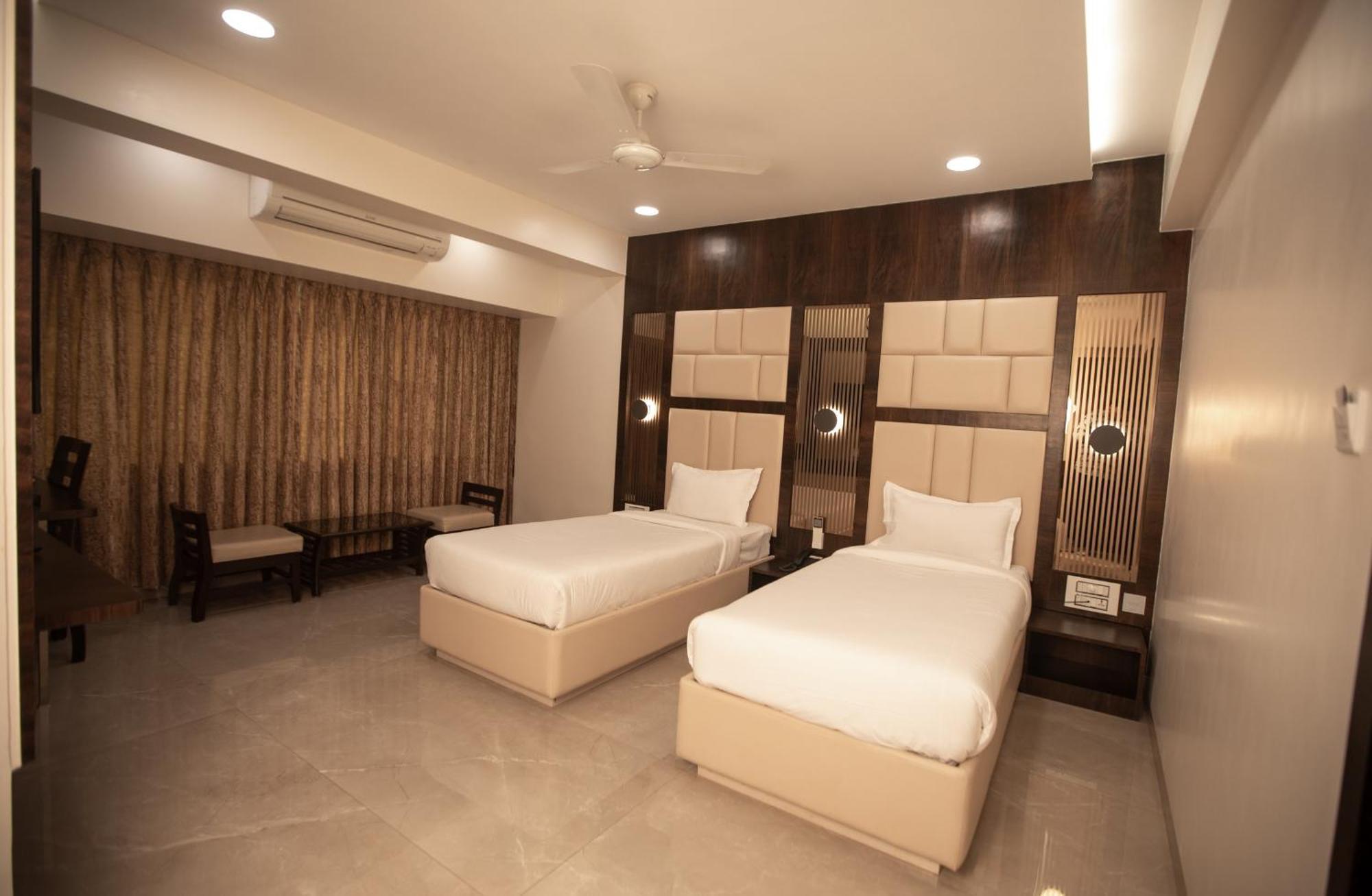 Hotel Naaz Executive Mumbai Dış mekan fotoğraf