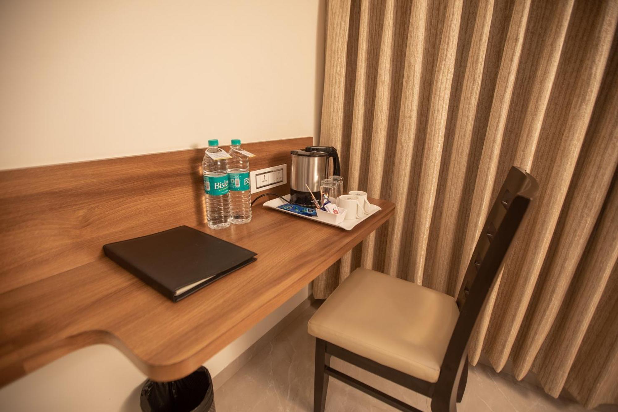 Hotel Naaz Executive Mumbai Dış mekan fotoğraf